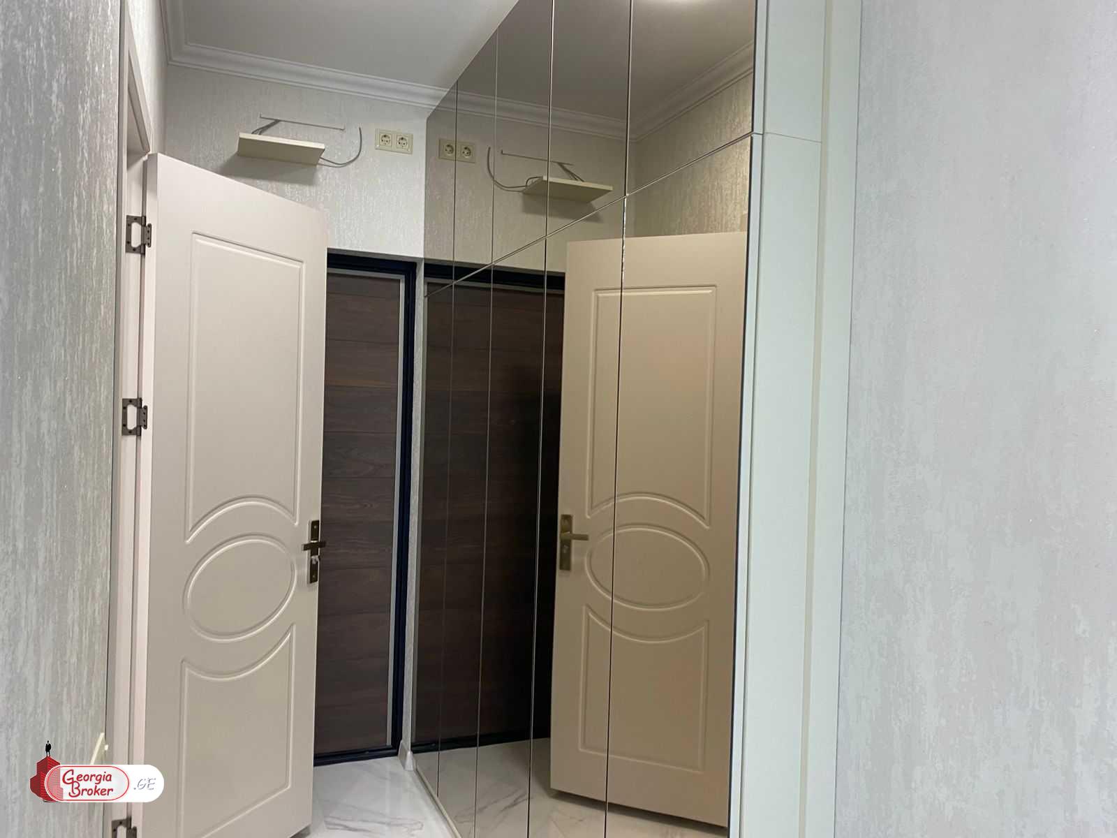 იყიდება ახალი გარემონტებული 2 ოთახიანი ბინა