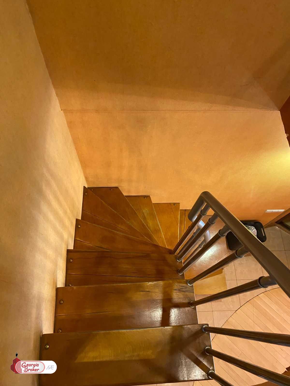იყიდება ახალი გარემონტებული 3 ოთახიანი ბინა