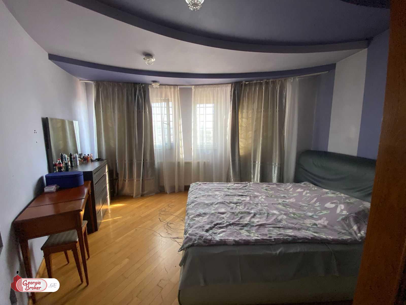 იყიდება ახალი გარემონტებული 3 ოთახიანი ბინა