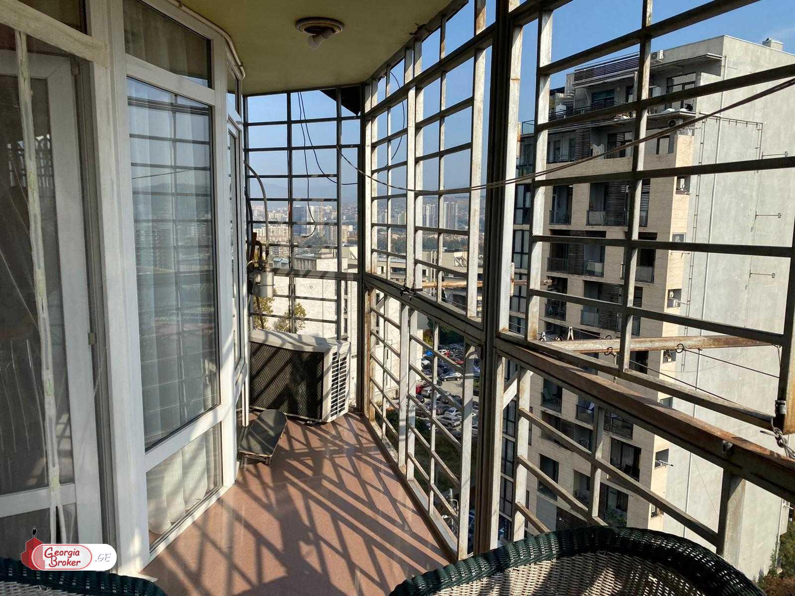 იყიდება ახალი გარემონტებული 3 ოთახიანი ბინა