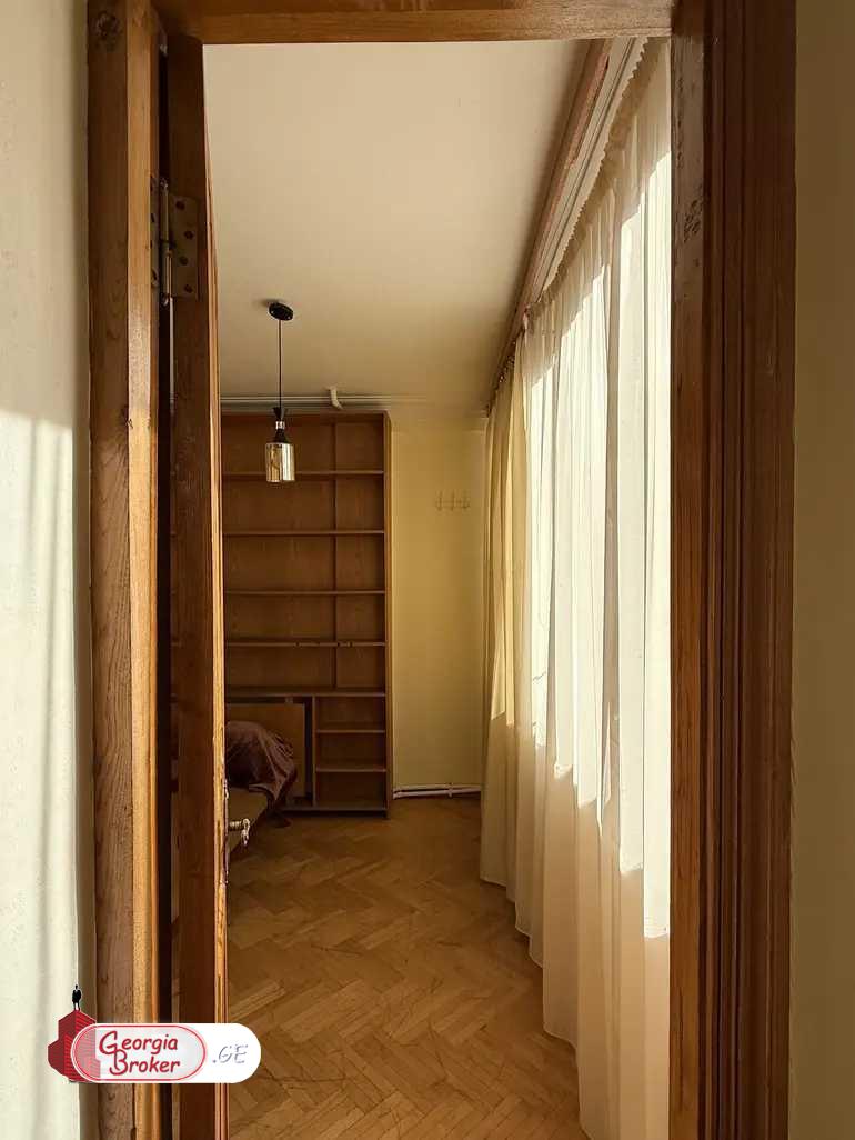 old repaired 5-room apartment for sale