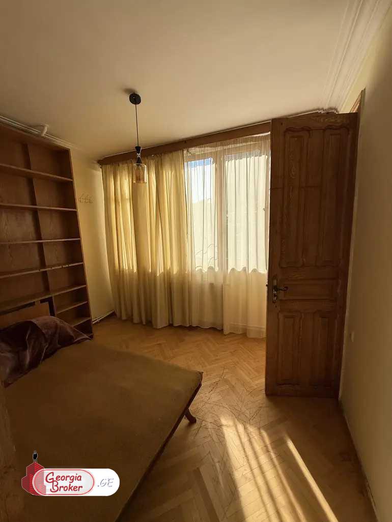 old repaired 5-room apartment for sale