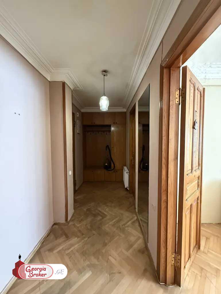 old repaired 5-room apartment for sale