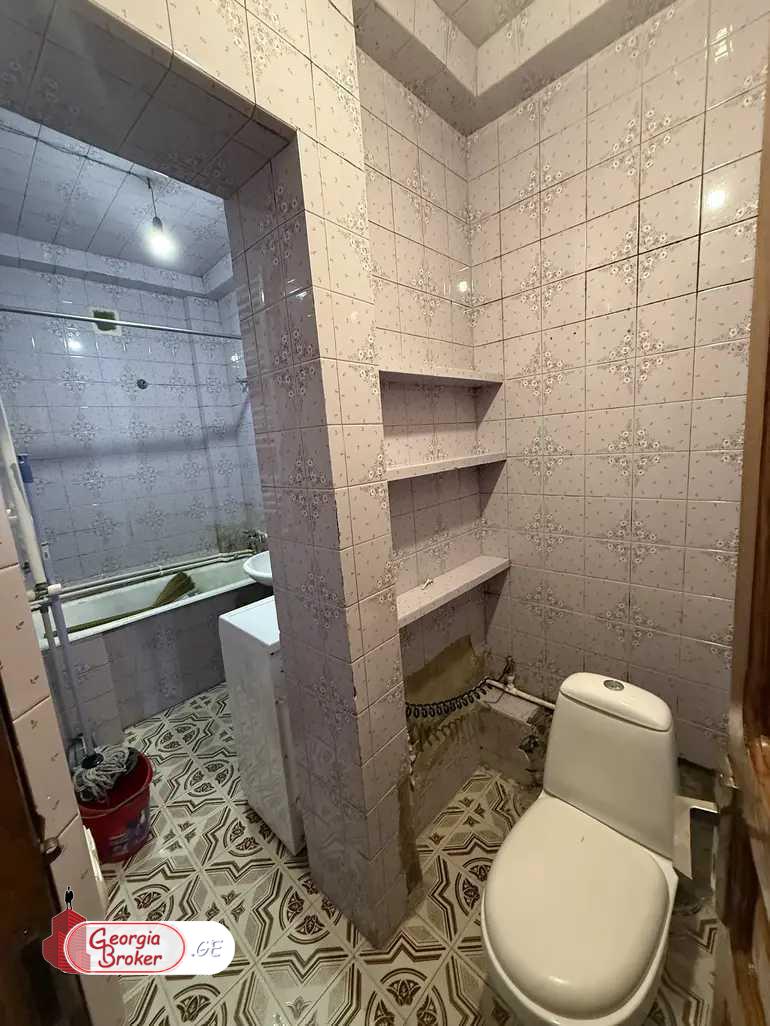 old repaired 5-room apartment for sale