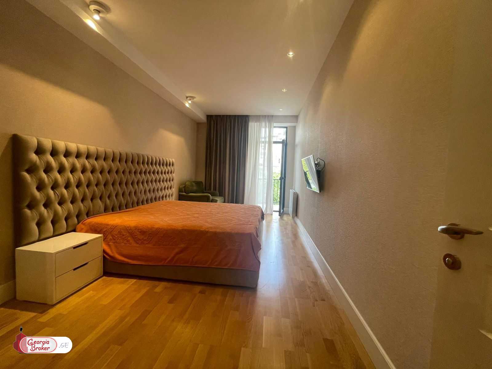 იყიდება ახალი გარემონტებული 3 ოთახიანი ბინა