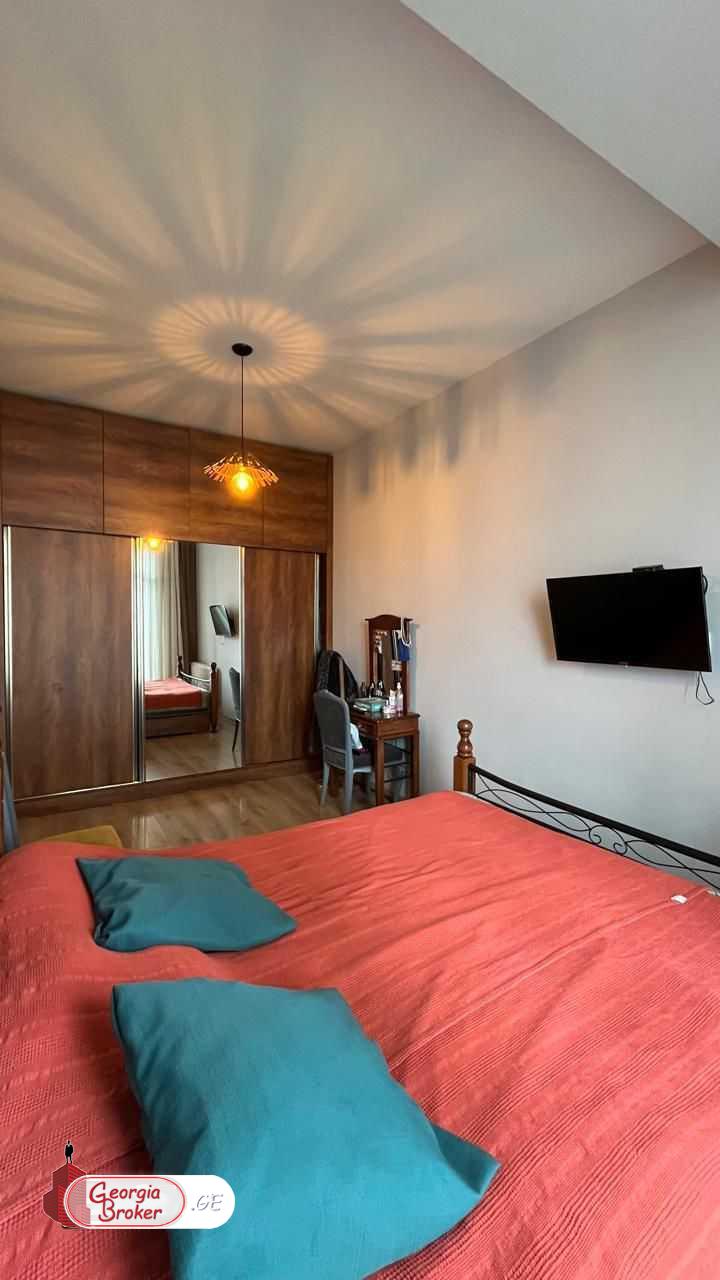 იყიდება ახალი გარემონტებული 4 ოთახიანი ბინა