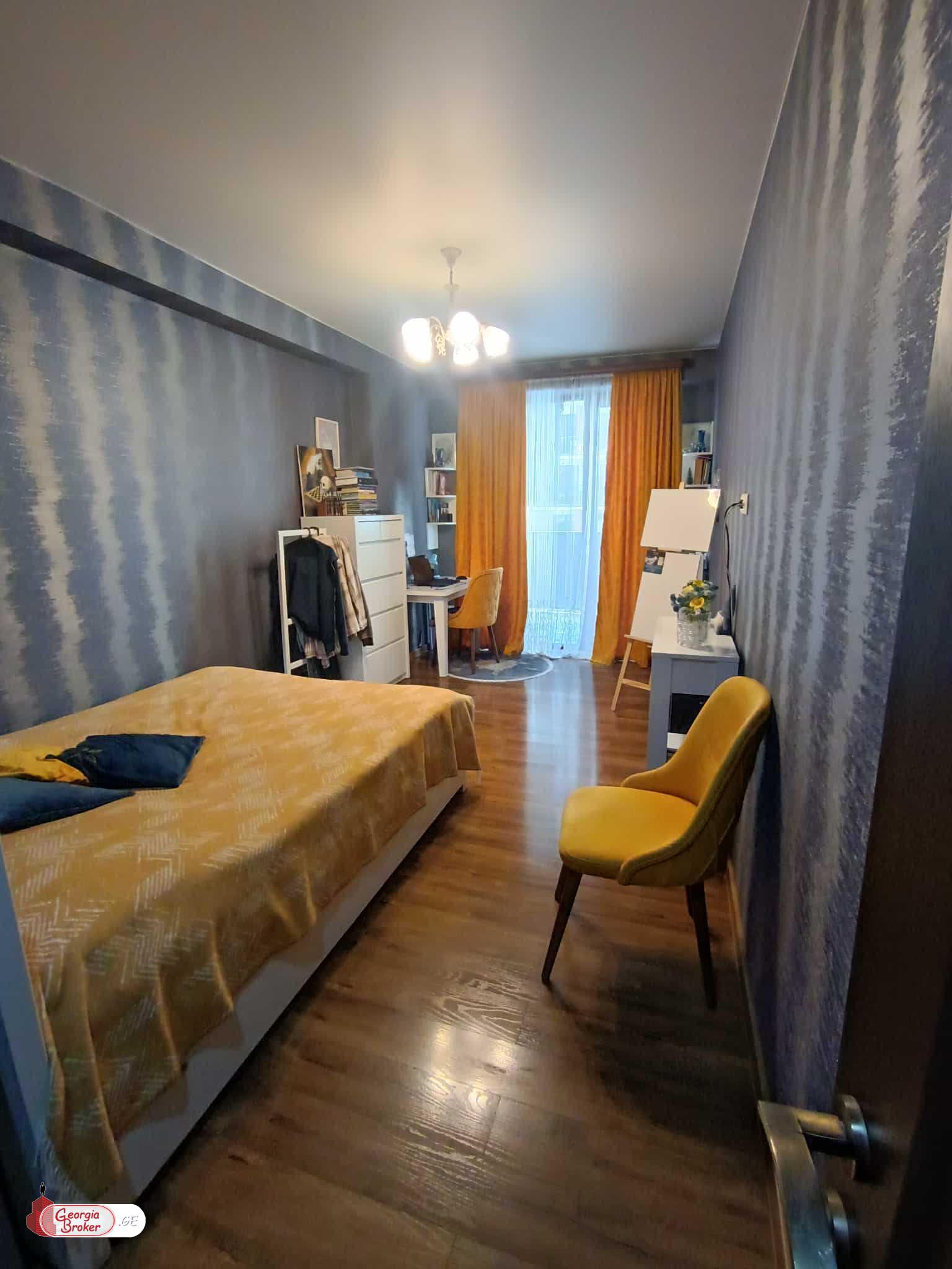 продается квартира с новым ремонтом 3-комнаты