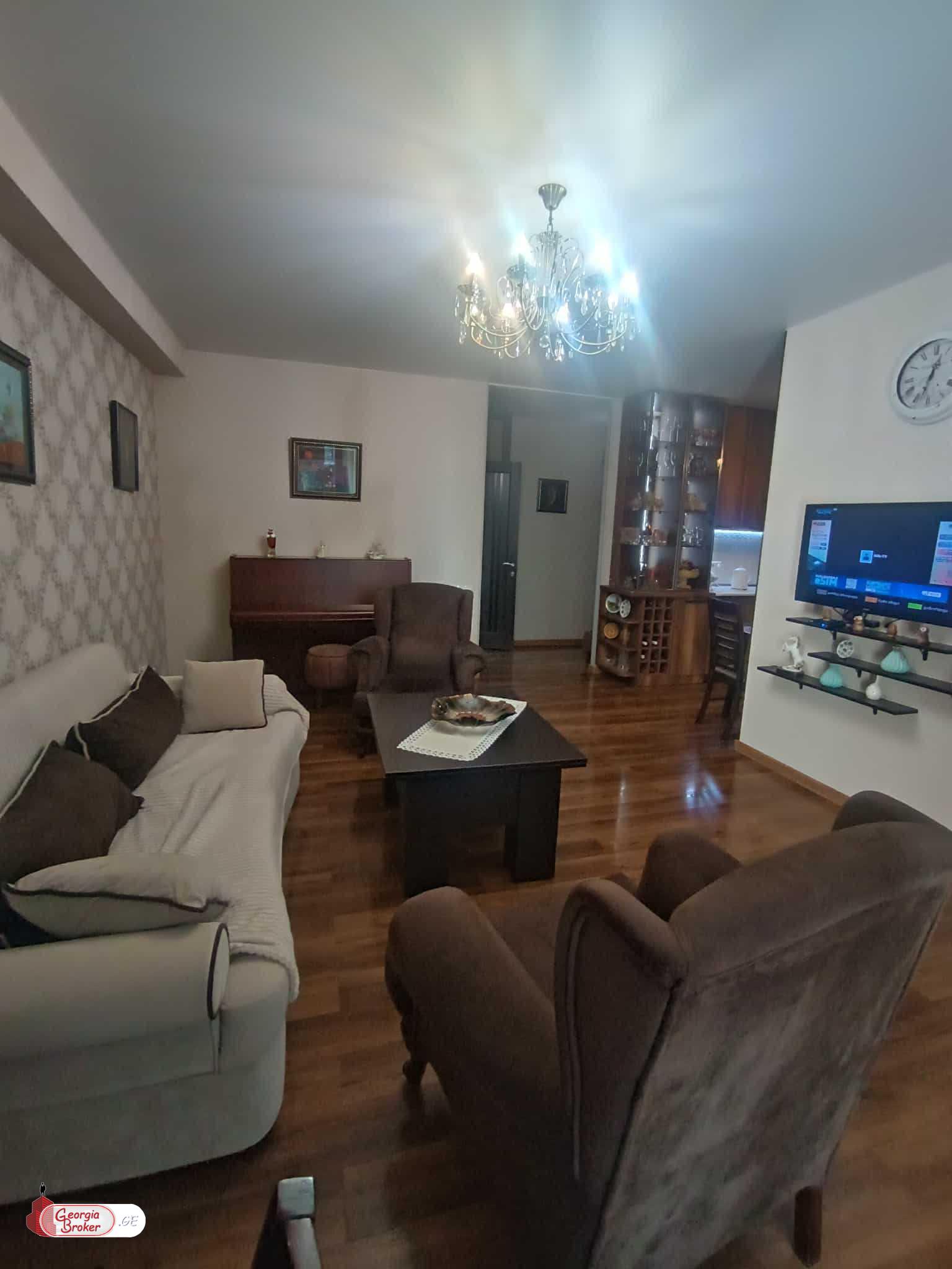 იყიდება ახალი გარემონტებული 3 ოთახიანი ბინა