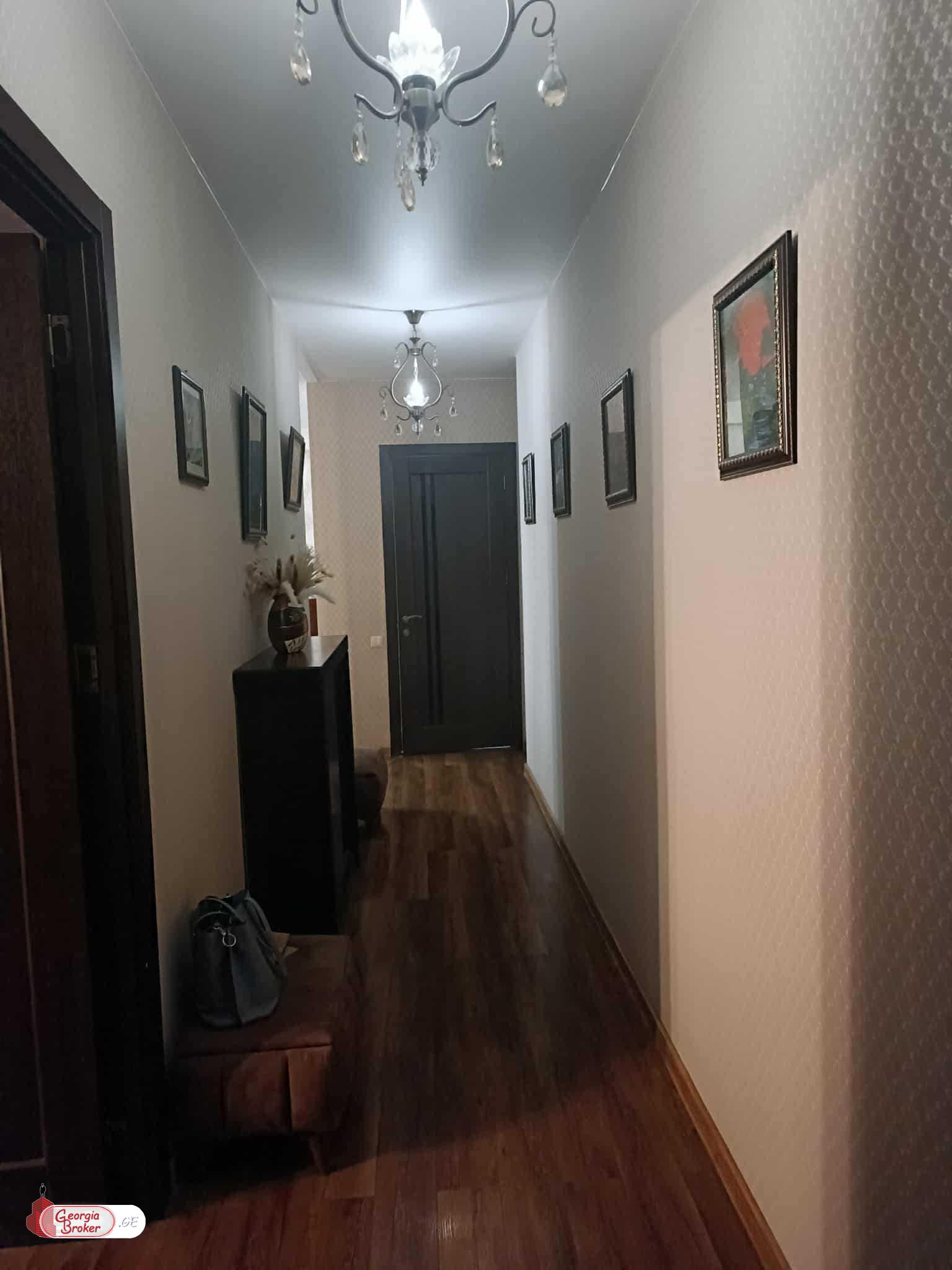 იყიდება ახალი გარემონტებული 3 ოთახიანი ბინა