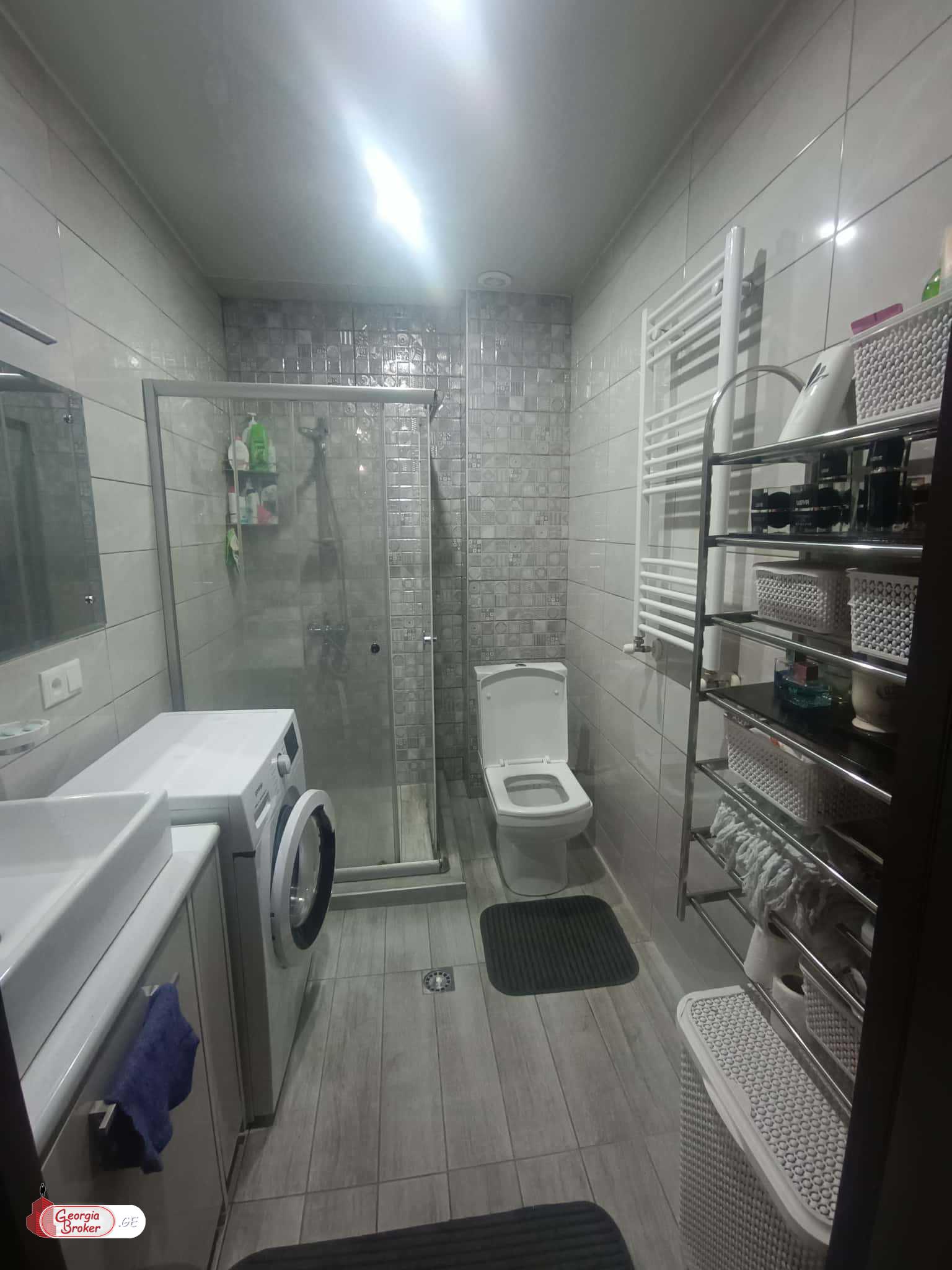 იყიდება ახალი გარემონტებული 3 ოთახიანი ბინა