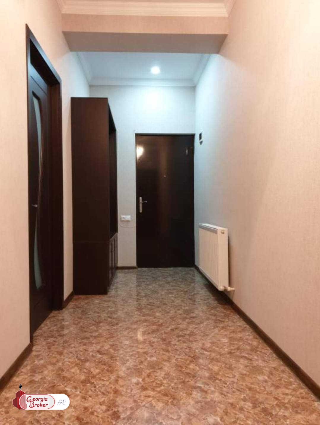 продается квартира с новым ремонтом 3-комнаты