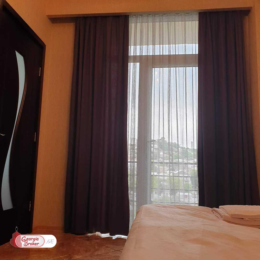 продается квартира с новым ремонтом 3-комнаты