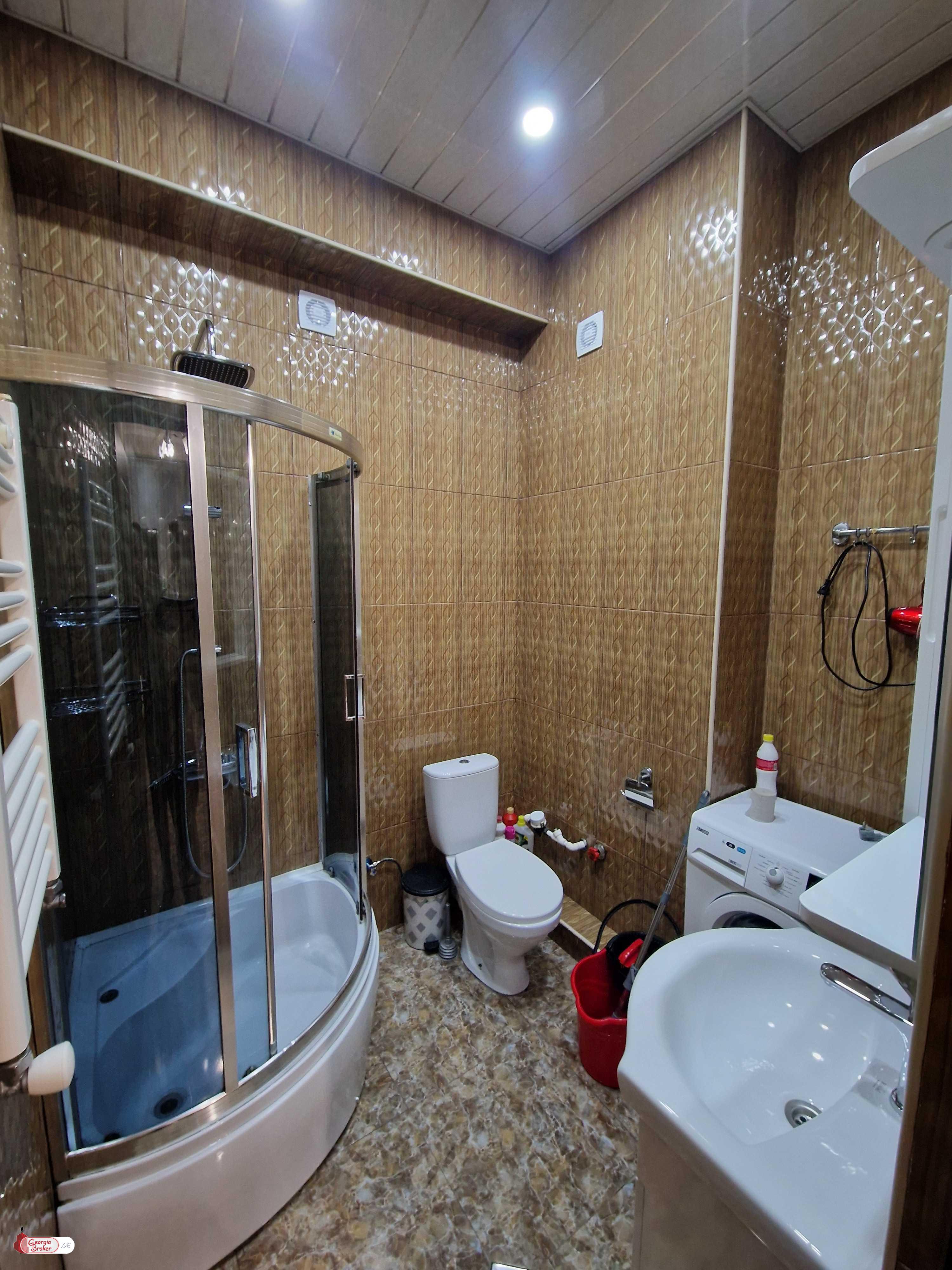 продается квартира с новым ремонтом 3-комнаты