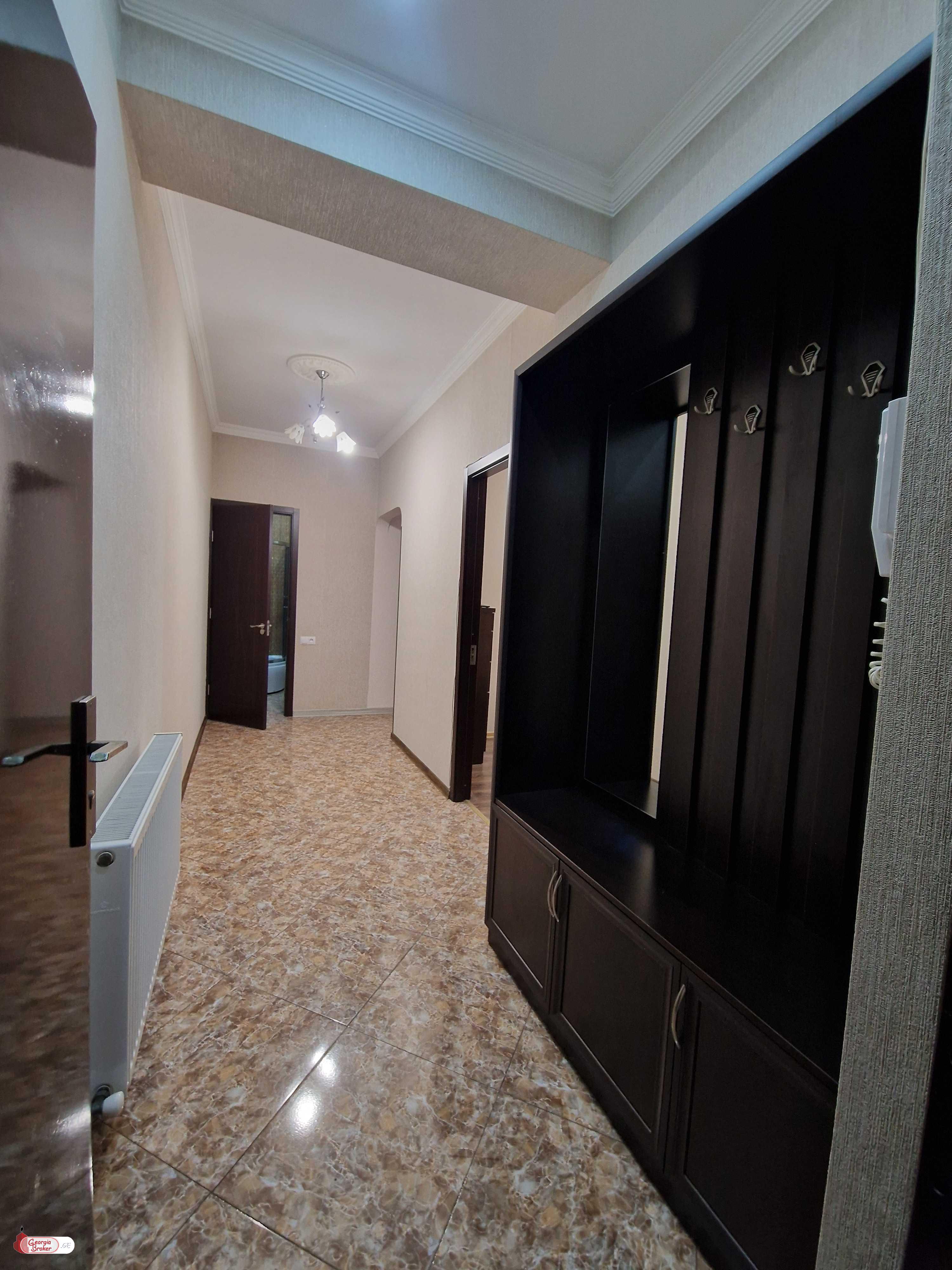 продается квартира с новым ремонтом 3-комнаты