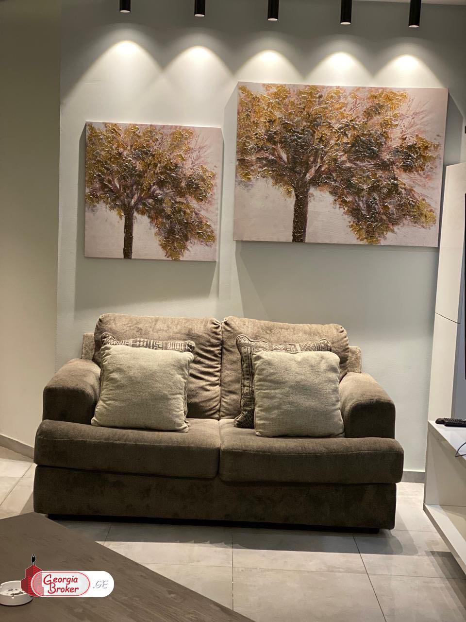 იყიდება ახალი გარემონტებული 5 ოთახიანი ბინა