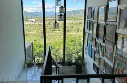 nearly repaired 10-room house for sale