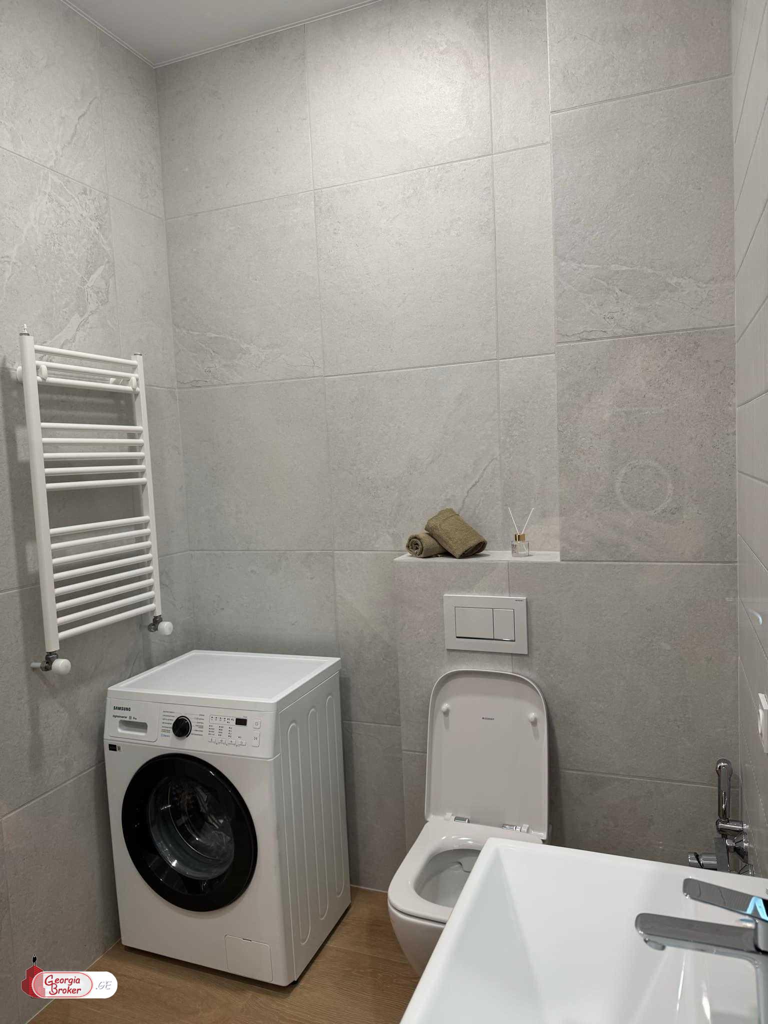 იყიდება ახალი გარემონტებული 2 ოთახიანი ბინა