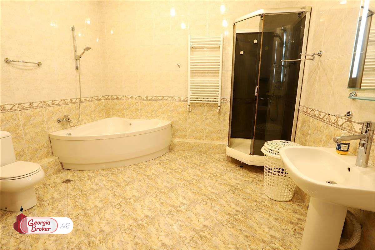 nearly repaired 6-room apartment for sale