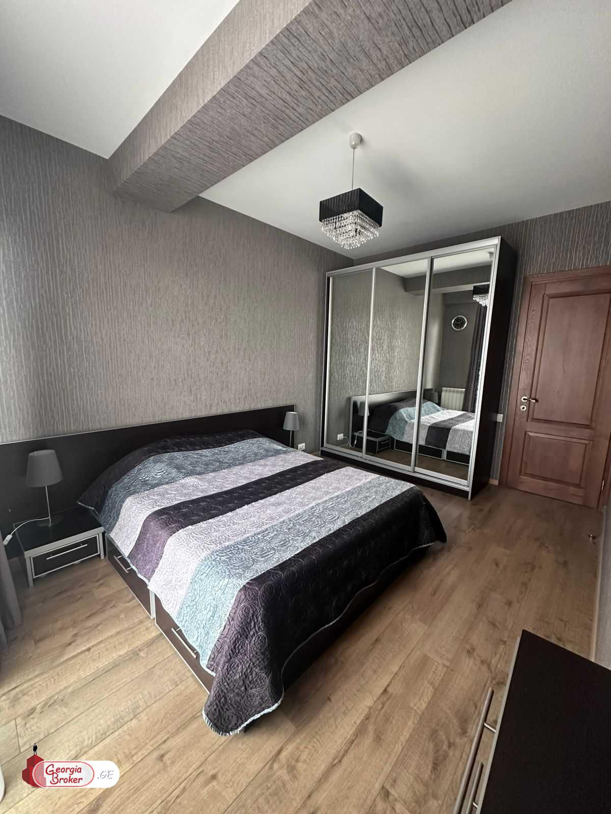 იყიდება ახალი გარემონტებული 3 ოთახიანი ბინა