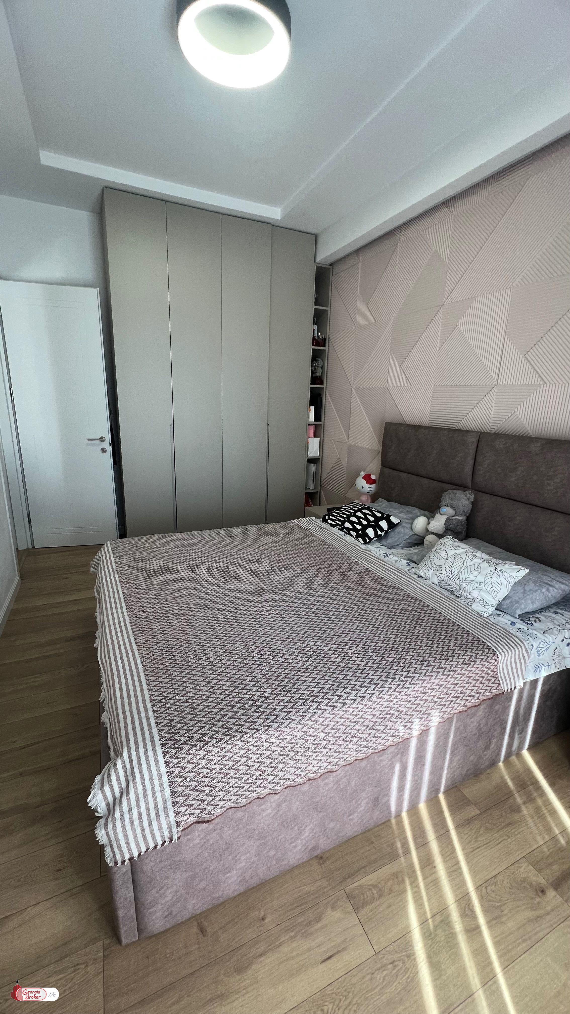 nearly repaired 5-room apartment for sale