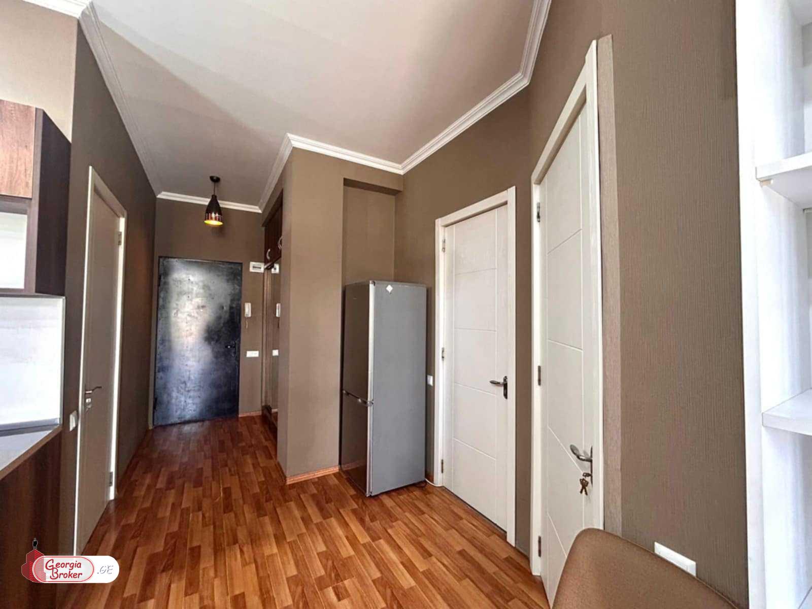 продается квартира с новым ремонтом 3-комнаты