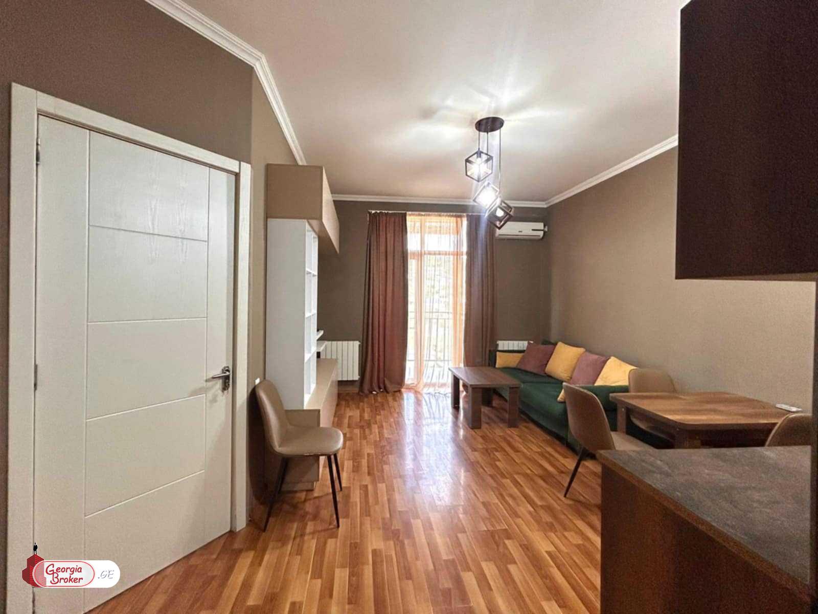 продается квартира с новым ремонтом 3-комнаты