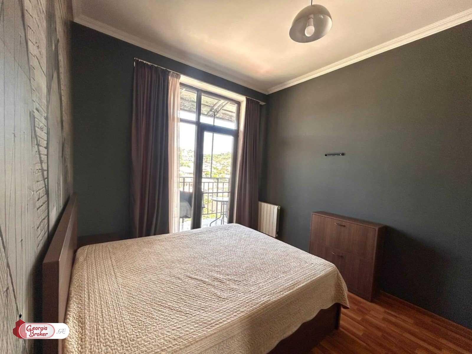 продается квартира с новым ремонтом 3-комнаты