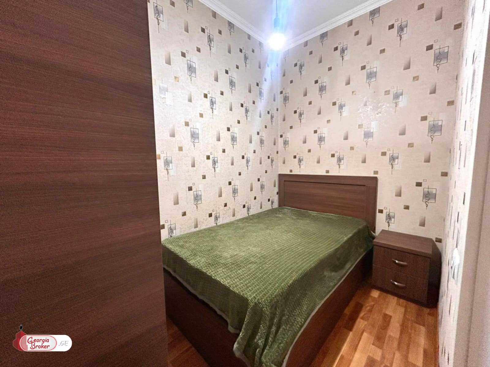 продается квартира с новым ремонтом 3-комнаты