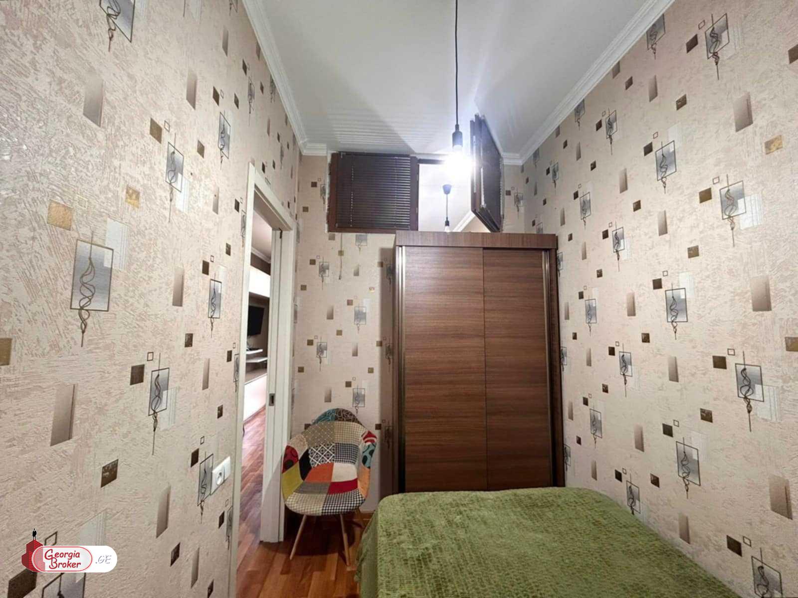 продается квартира с новым ремонтом 3-комнаты