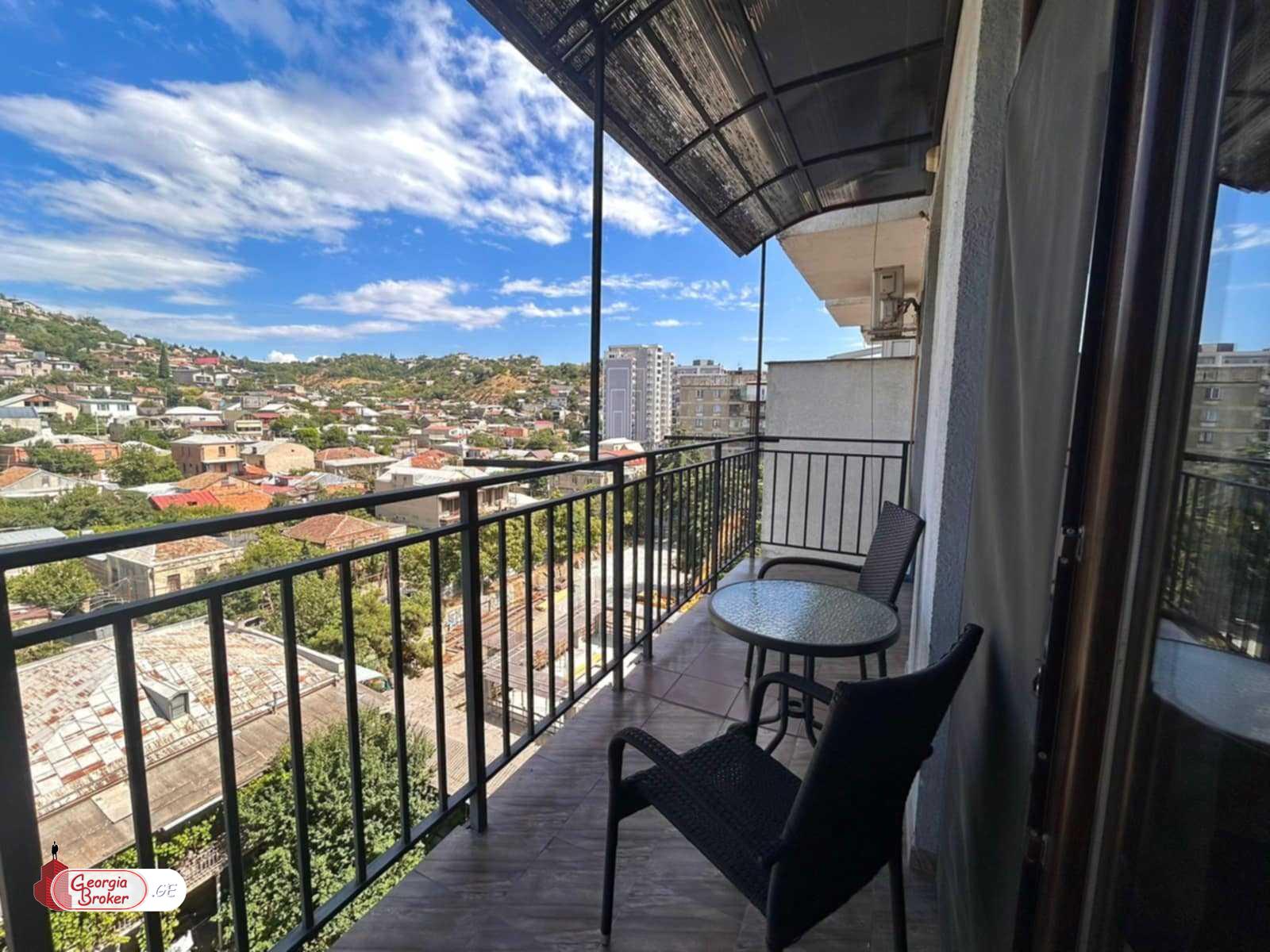 продается квартира с новым ремонтом 3-комнаты