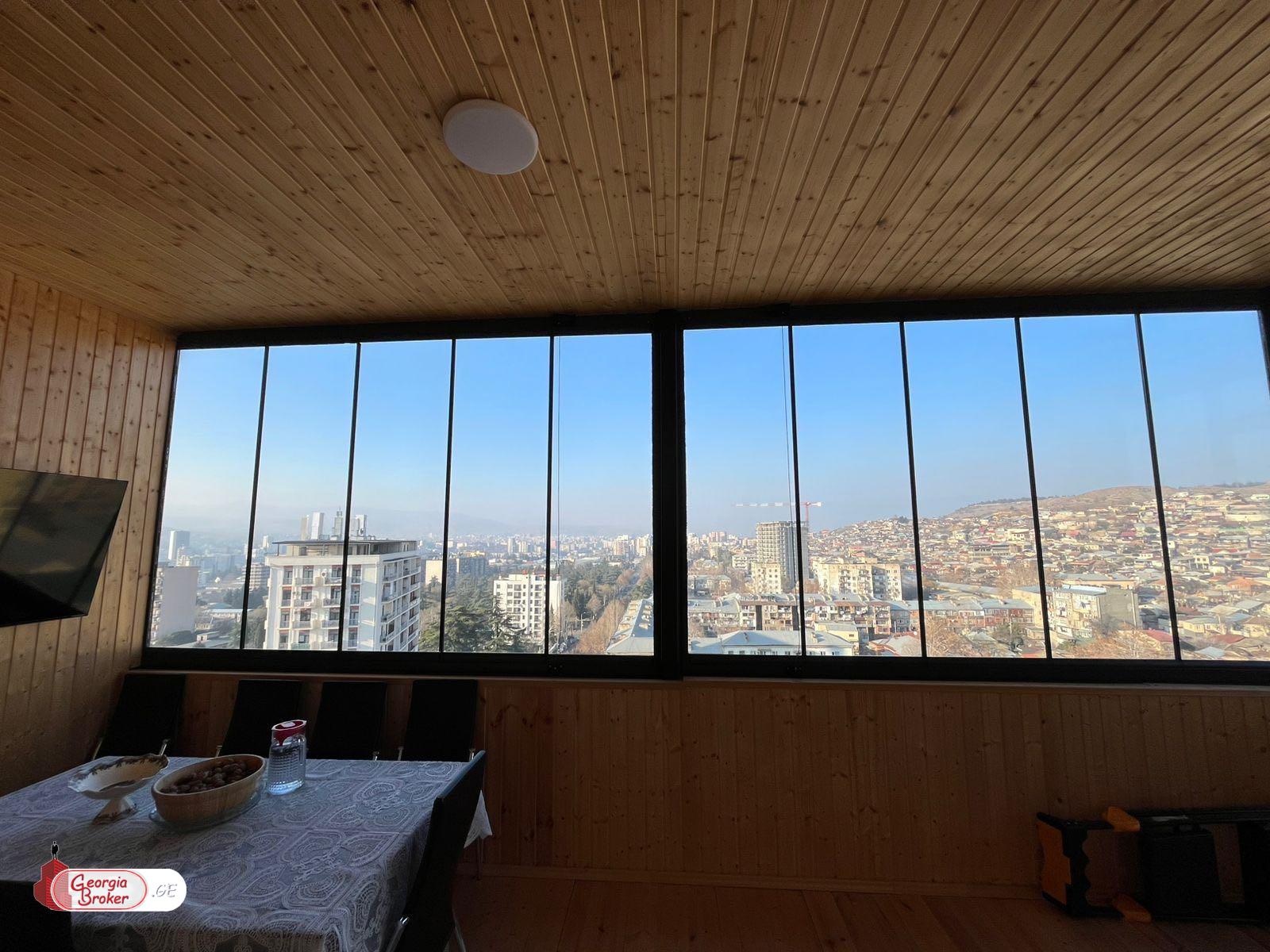 იყიდება ახალი გარემონტებული 6 ოთახიანი ბინა