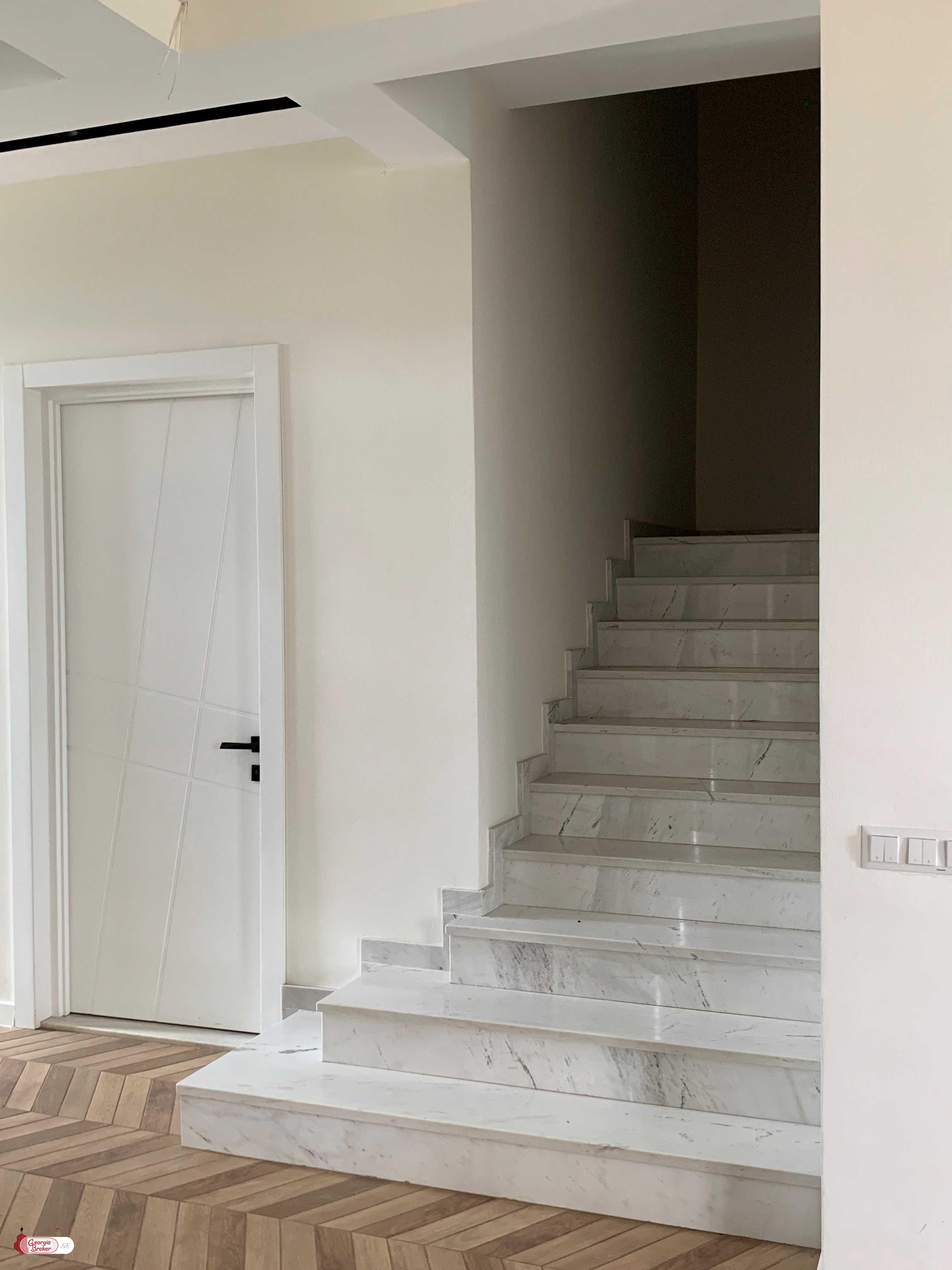 nearly repaired 8-room house for sale