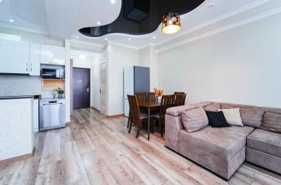 продается квартира с новым ремонтом 4-комнаты