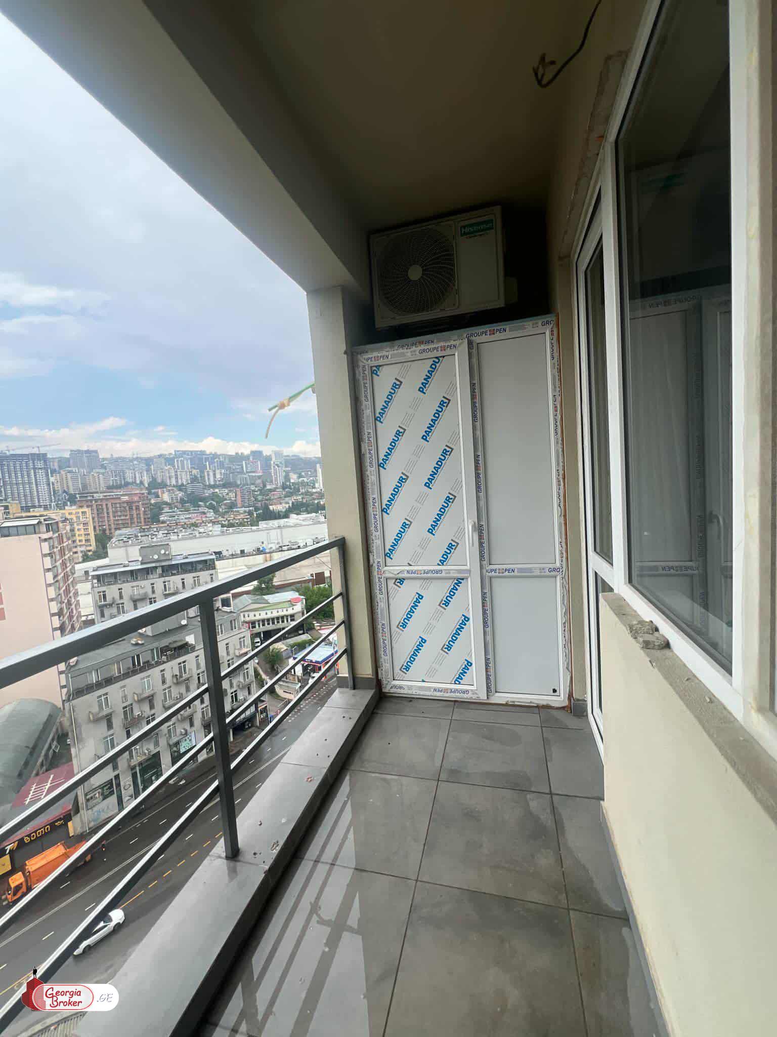 იყიდება ახალი გარემონტებული 5 ოთახიანი ბინა