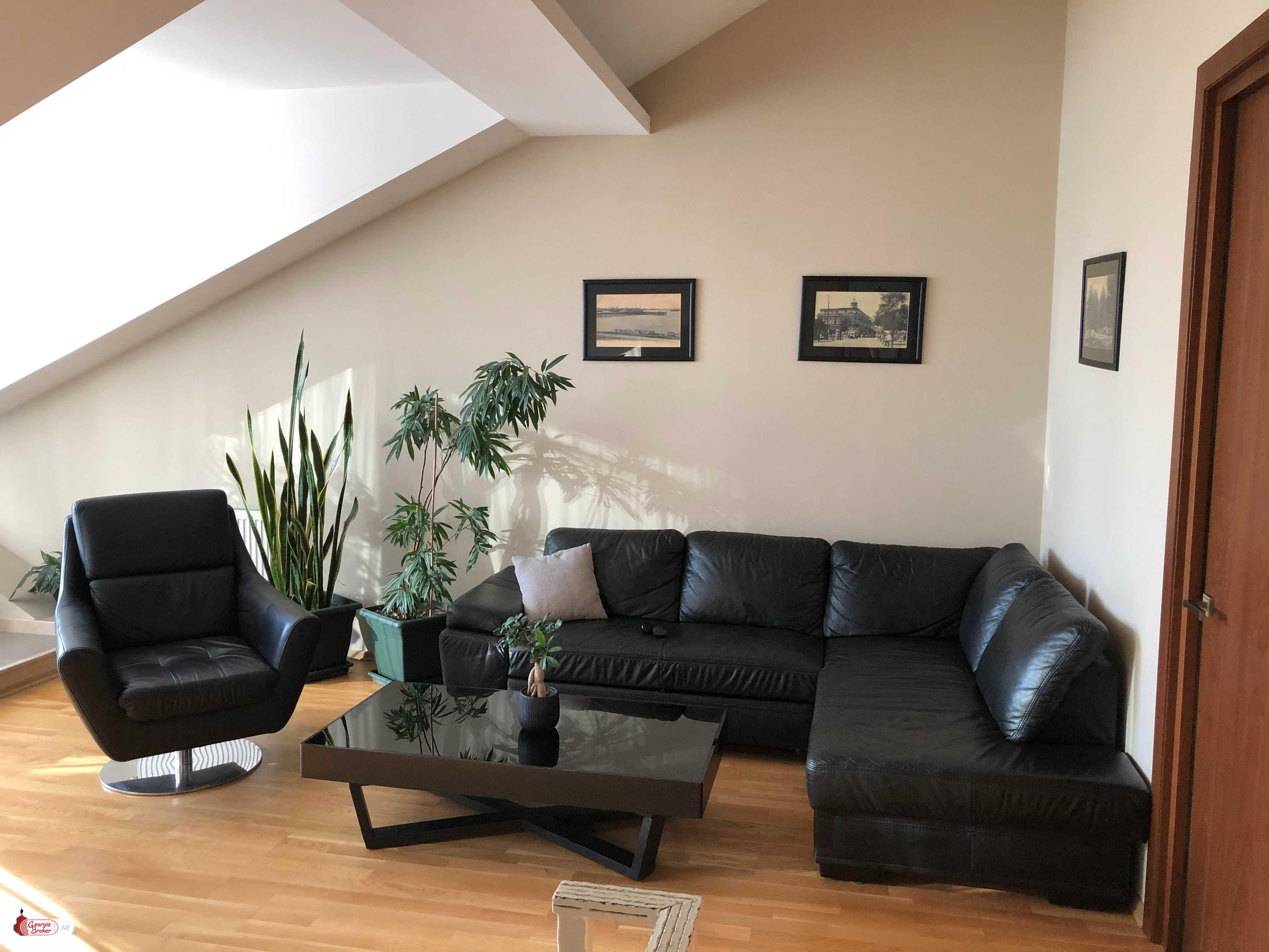 იყიდება ახალი გარემონტებული 6 ოთახიანი ბინა