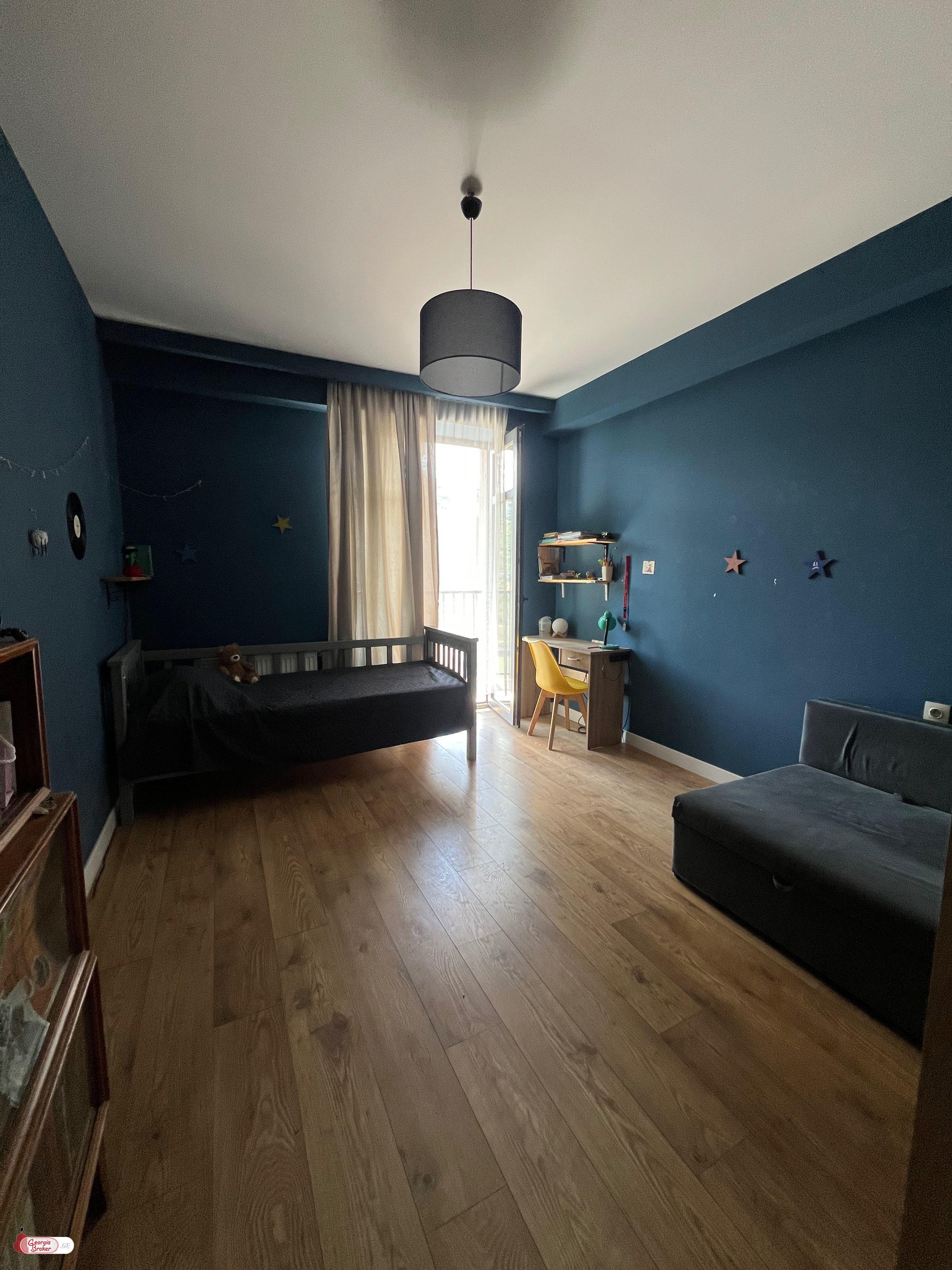 იყიდება ახალი გარემონტებული 4 ოთახიანი ბინა