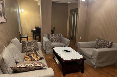 продается квартира с новым ремонтом 5-комнат