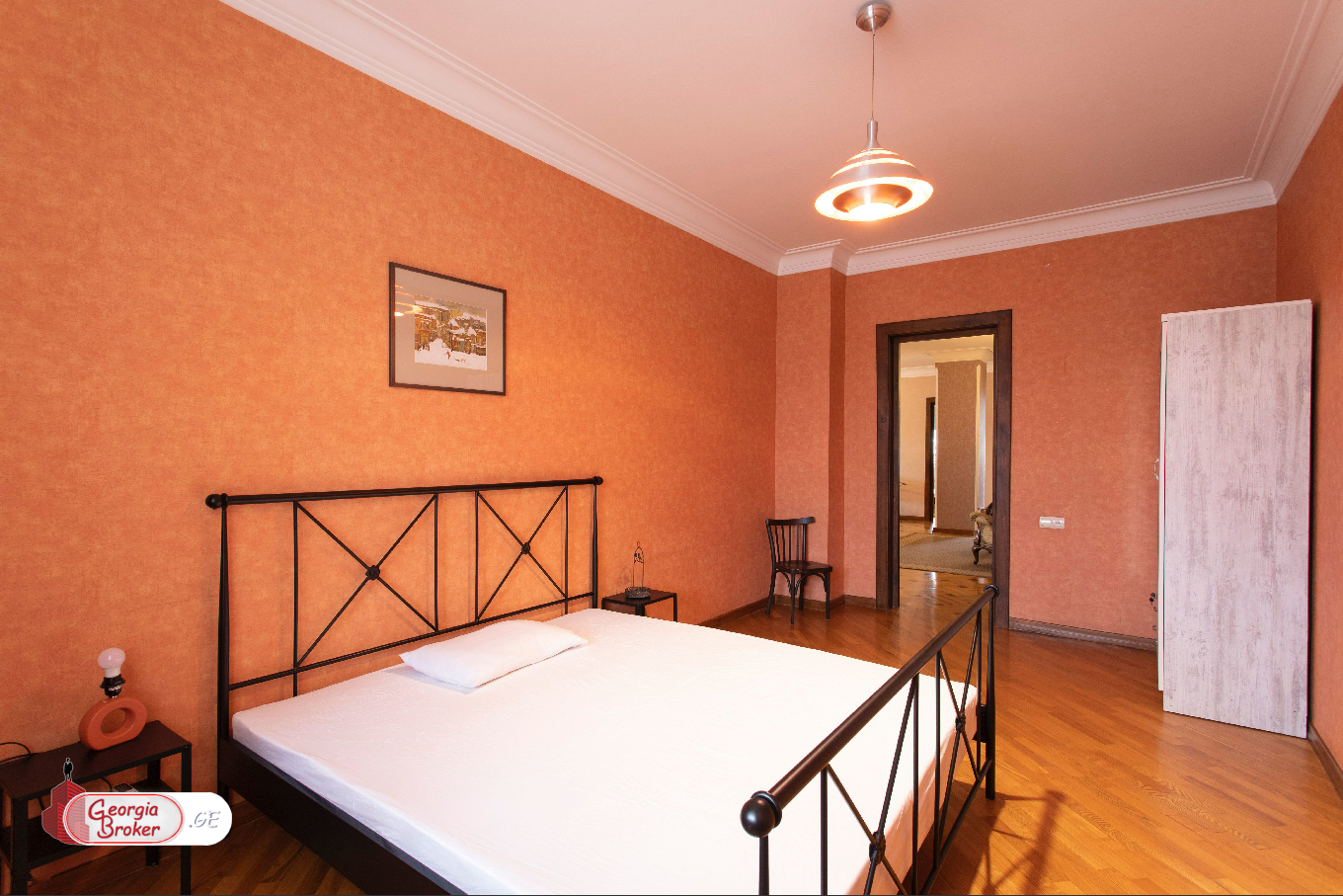 ქირავდება ახალი გარემონტებული 6 ოთახიანი ბინა