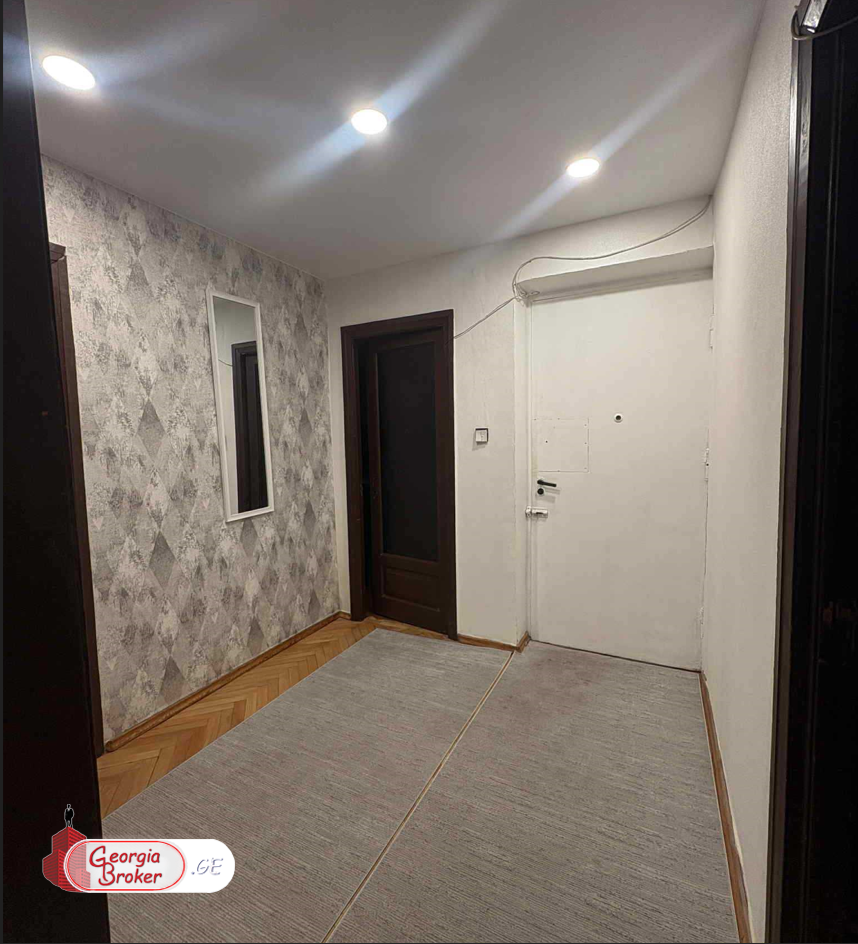 old repaired 4-room apartment for sale