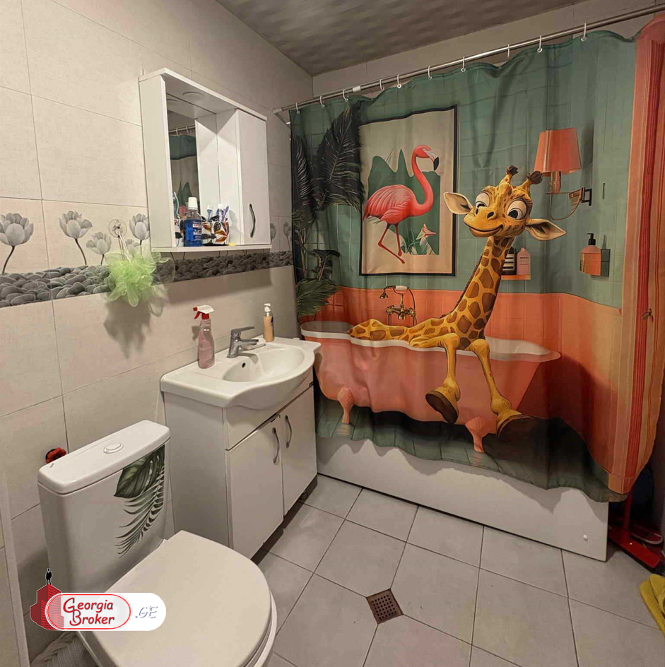 old repaired 4-room apartment for sale