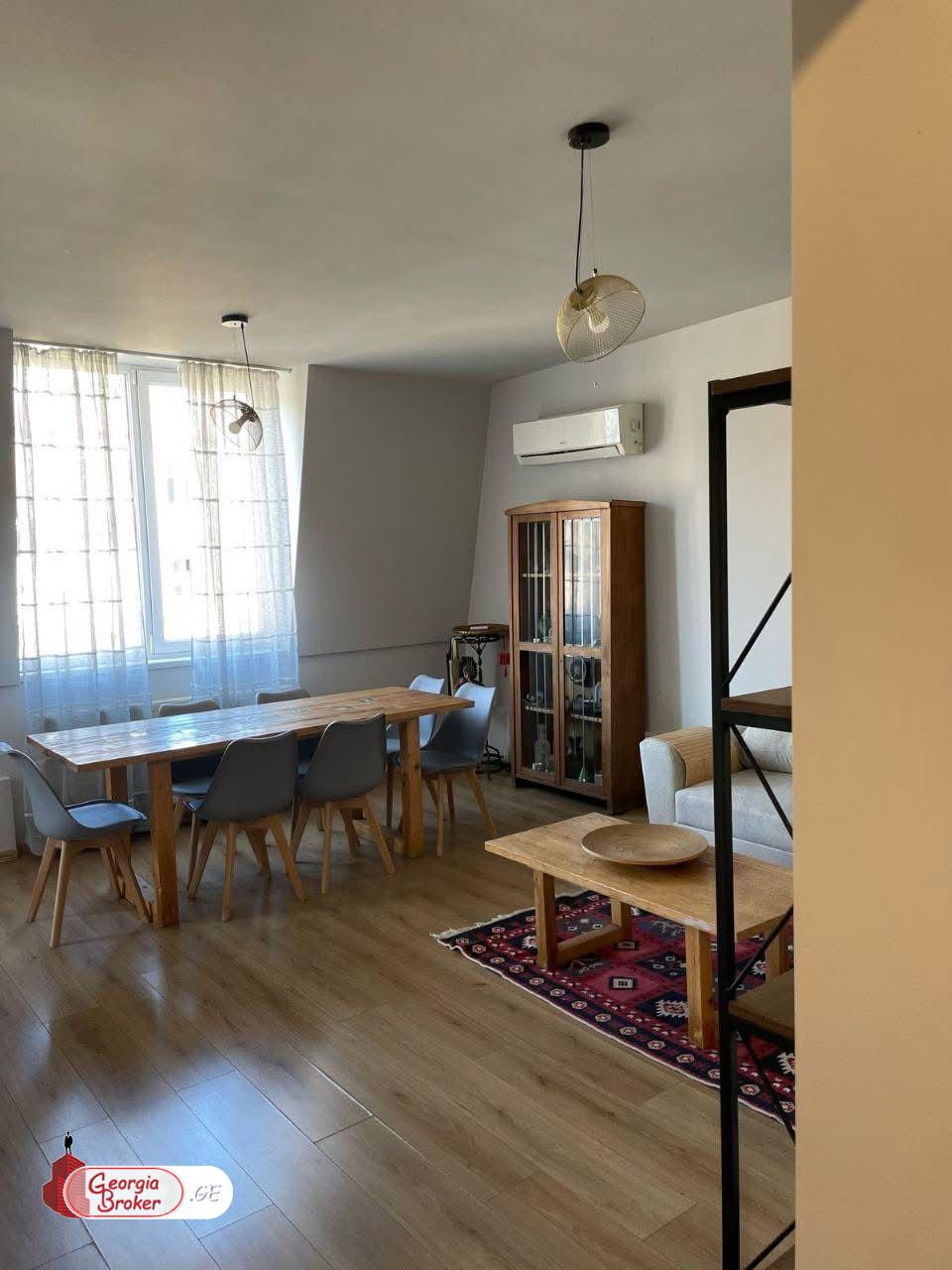 продается квартира с новым ремонтом 3-комнаты