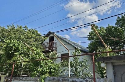 old repaired 6-room house for sale