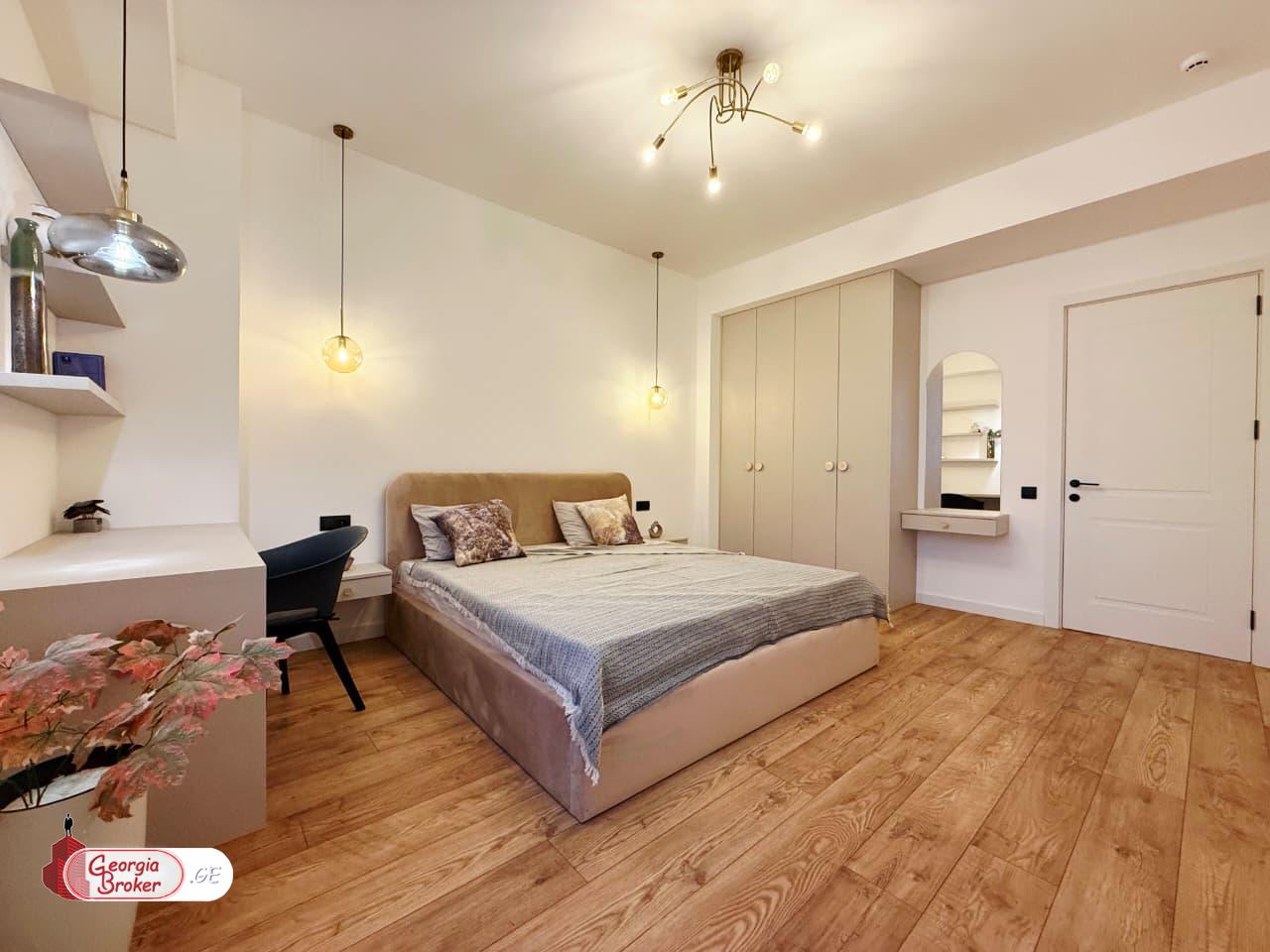 იყიდება ახალი გარემონტებული 2 ოთახიანი ბინა