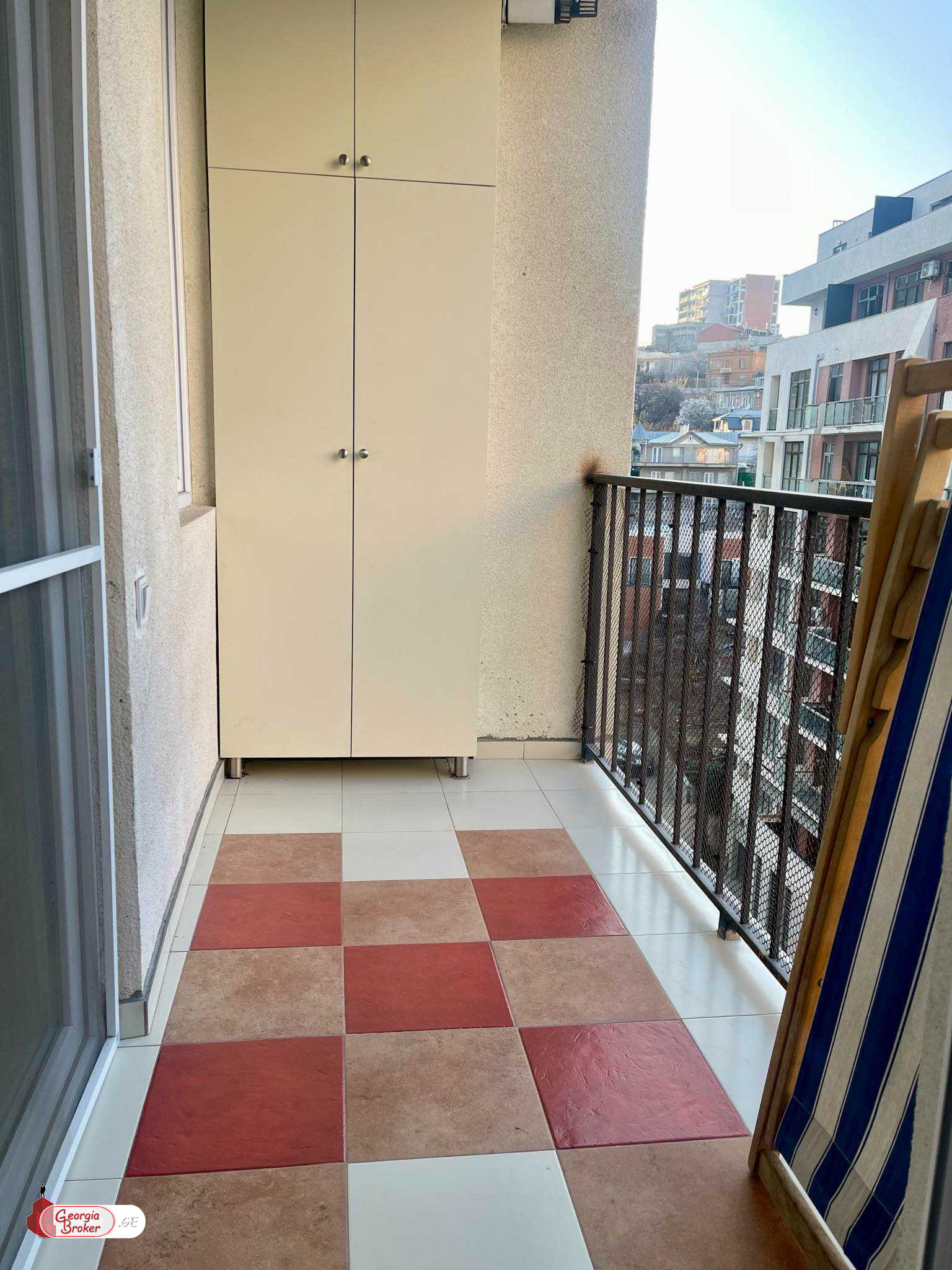 nearly repaired 3-room apartment for sale