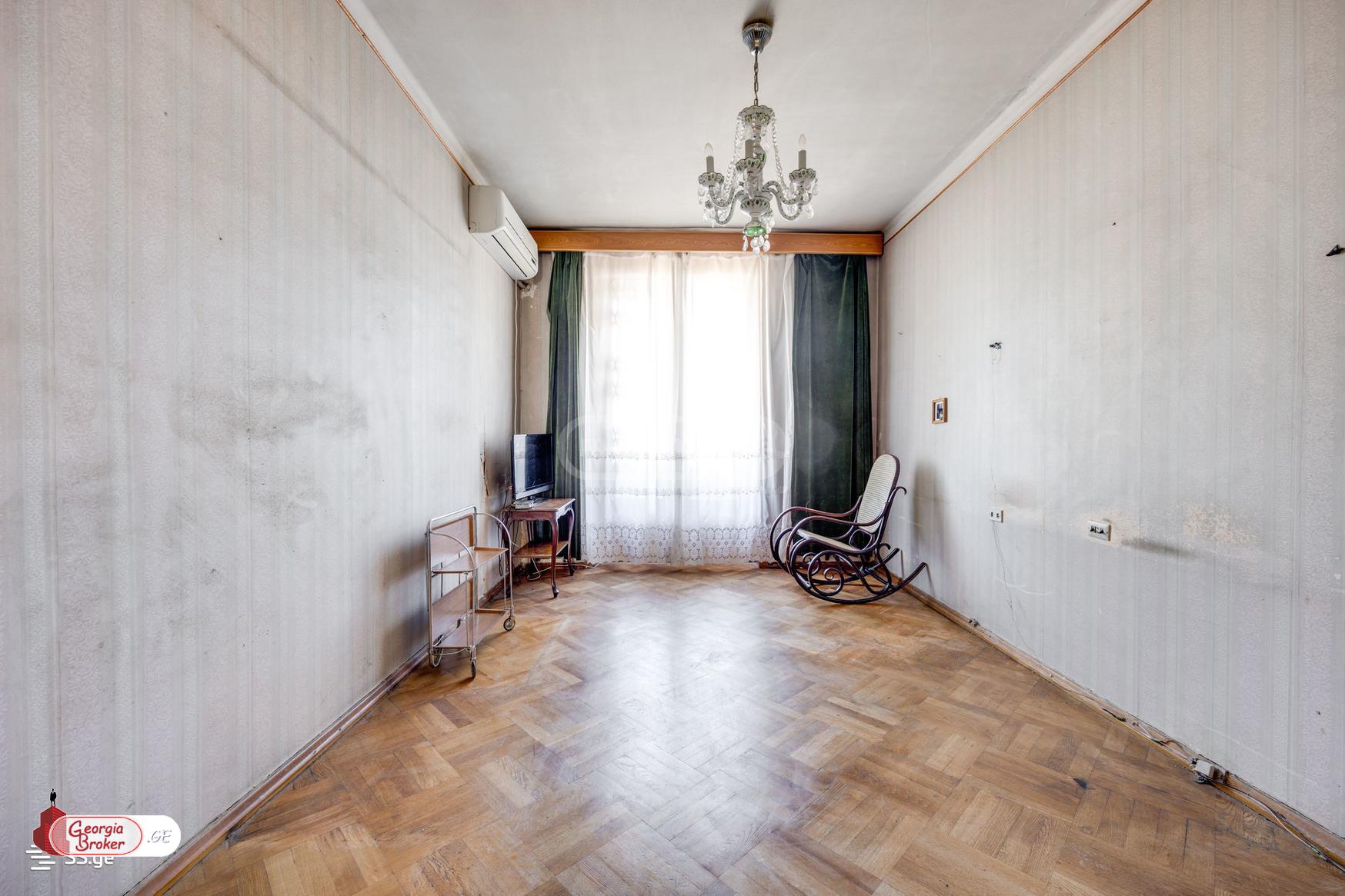 nearly repaired 5-room apartment for sale