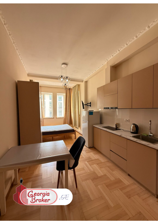 იყიდება  გარემონტებული  3 ნომრიანი (160კვ.მ ) სასტუმრო