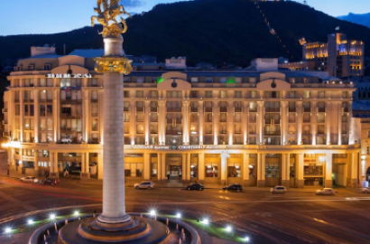 იყიდება  გარემონტებული  3 ნომრიანი (160კვ.მ ) სასტუმრო