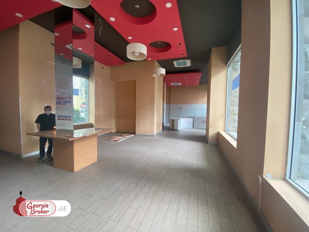 იყიდება ახალი გარემონტებული სავაჭრო ფართი ვაკეში