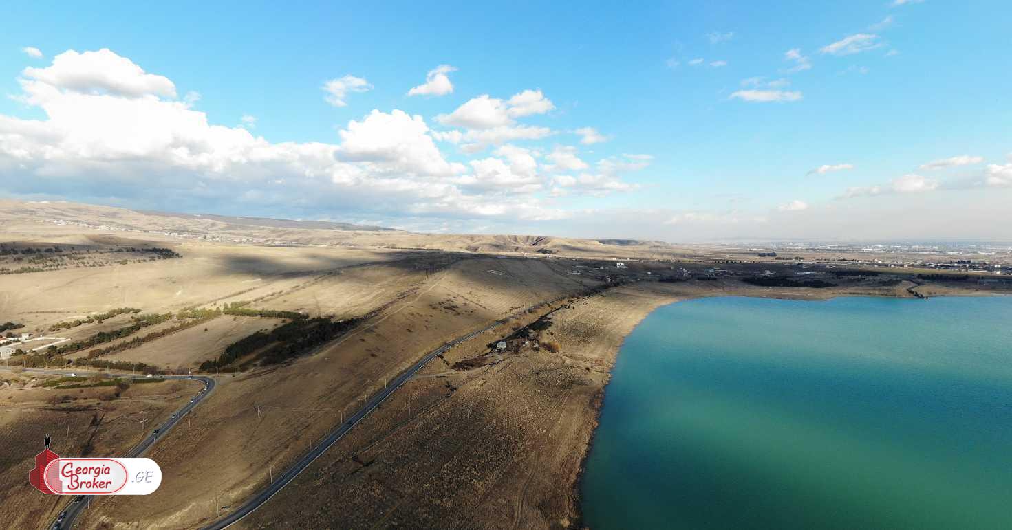 იყიდება 5 ჰა  სამეურნეო მიწის ნაკვეთი თბილისის ზღვაზე