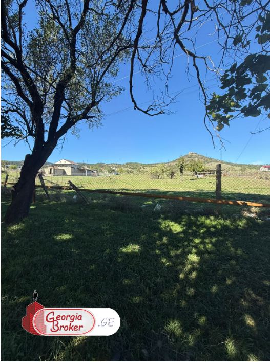 იყიდება  თელეთში ცენტრალური ავტობანის მომიჯნავეთ  მიწის ნაკვეთი